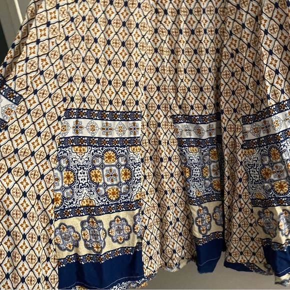 Daisies Flowy Sun dress with bohemian geometric print size small - Picture 8 of 13